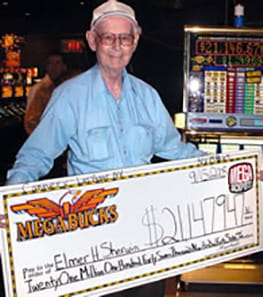 Elmer Sherwin, de 92, gana en 2005 un bote de más de 21 millones en Cannery Casino